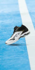 Mizuno Women's Wave Lightning Z6 Volleyball Shoe