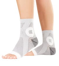 BraceAbility Wrist Support for Men and Women - Tennis and Pickleball Wrist Brace, Sports Injury Relief, Sprained Wrist Recovery, Tendonitis Support, Cycling, Volleyball, Golf - Right Hand (Small)