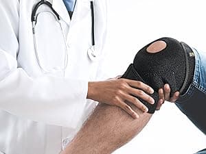 Bracoo Knee Support Brace for Men Women, Adjustable Compression Sleeve Wrap Patellar Pad Tendon - Arthritis Pain, meniscus tear, Injury Recovery, Running, Workout, KS10