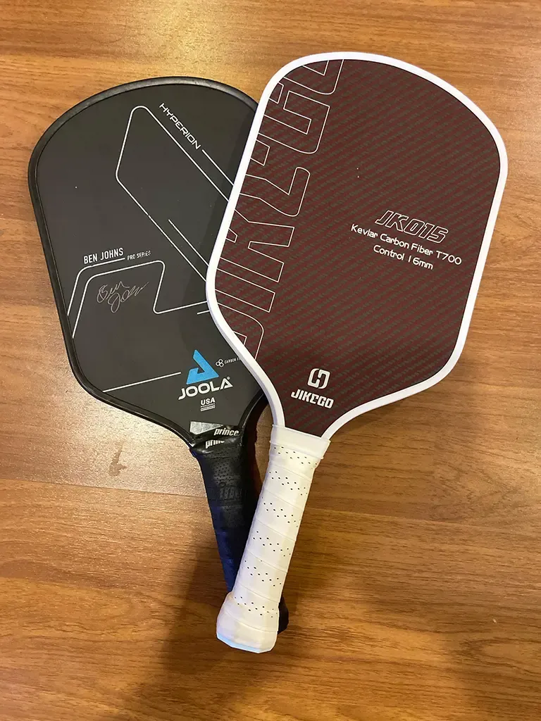 kevlar vs carbon fiber pickleball paddle