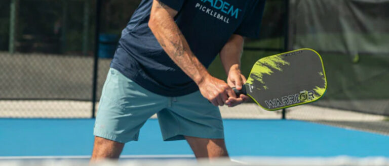 what is considered a heavy pickleball paddle