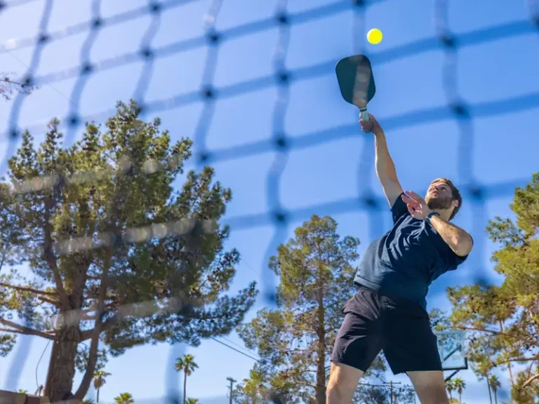 pickleball-overhead-smash