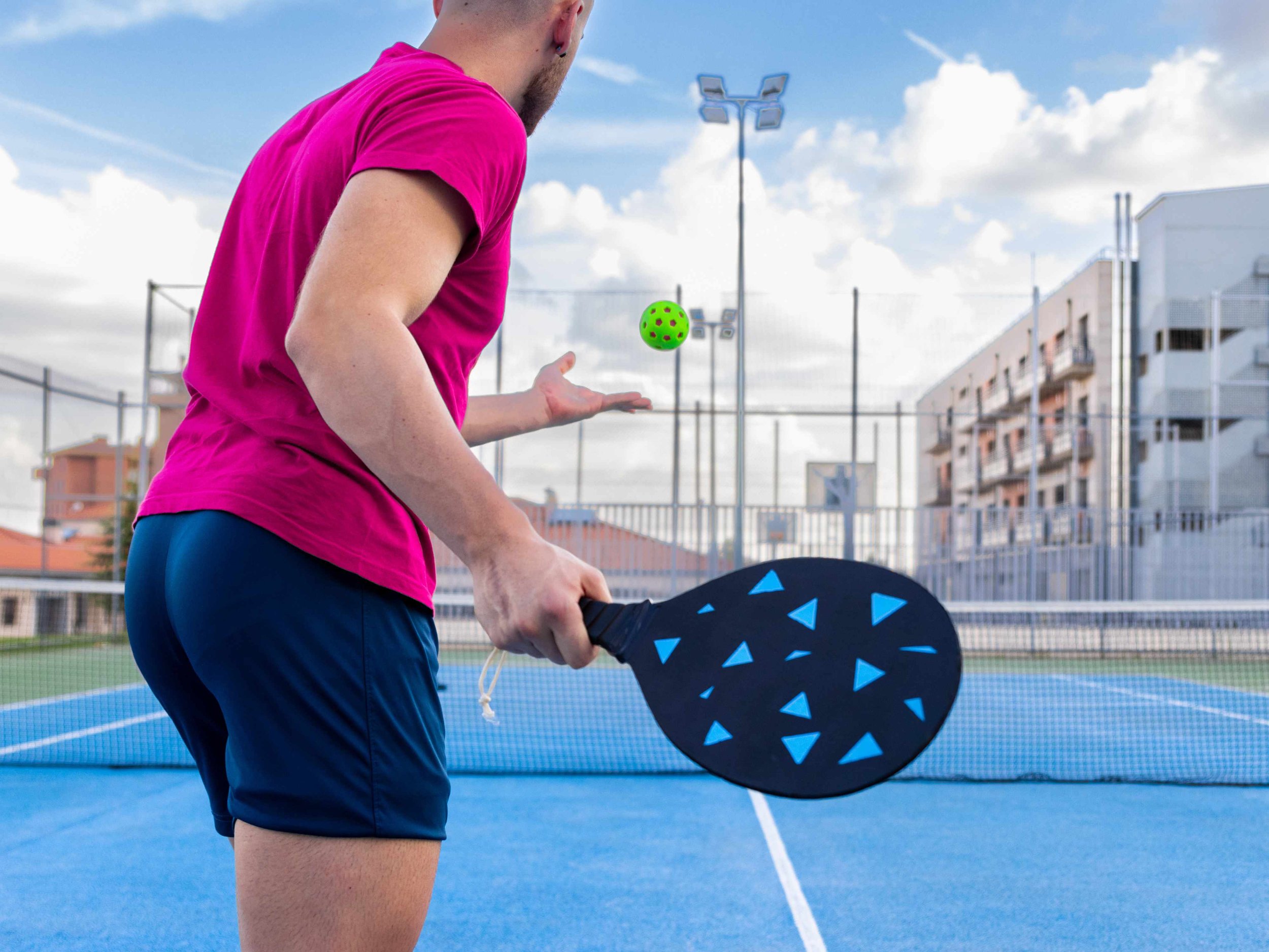 pickleball-illegal-serve