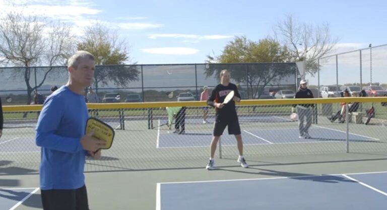 stacking-in-pickleball-in-return-of-serve